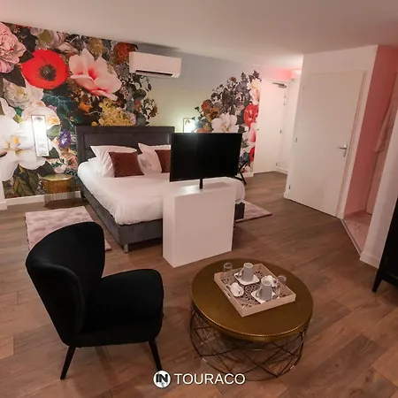 Inside Les Dombes Bed & Breakfast *