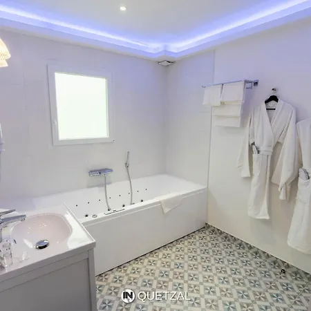 Inside Les Dombes Bed & Breakfast